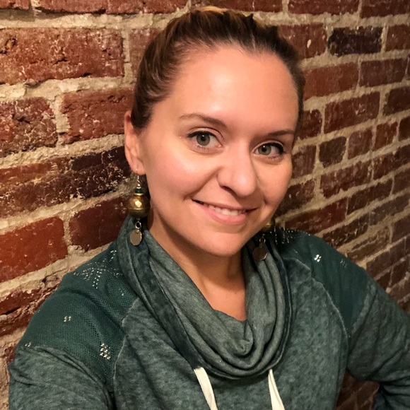 Meet your Posher, Chrissy - Picture 1 of 1